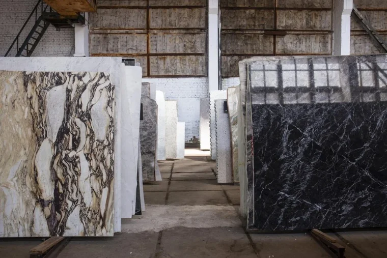 Marble and natural-stone tops, vanities and cladding for hotel projects
